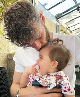 David de Gea with his daughter Yanay.